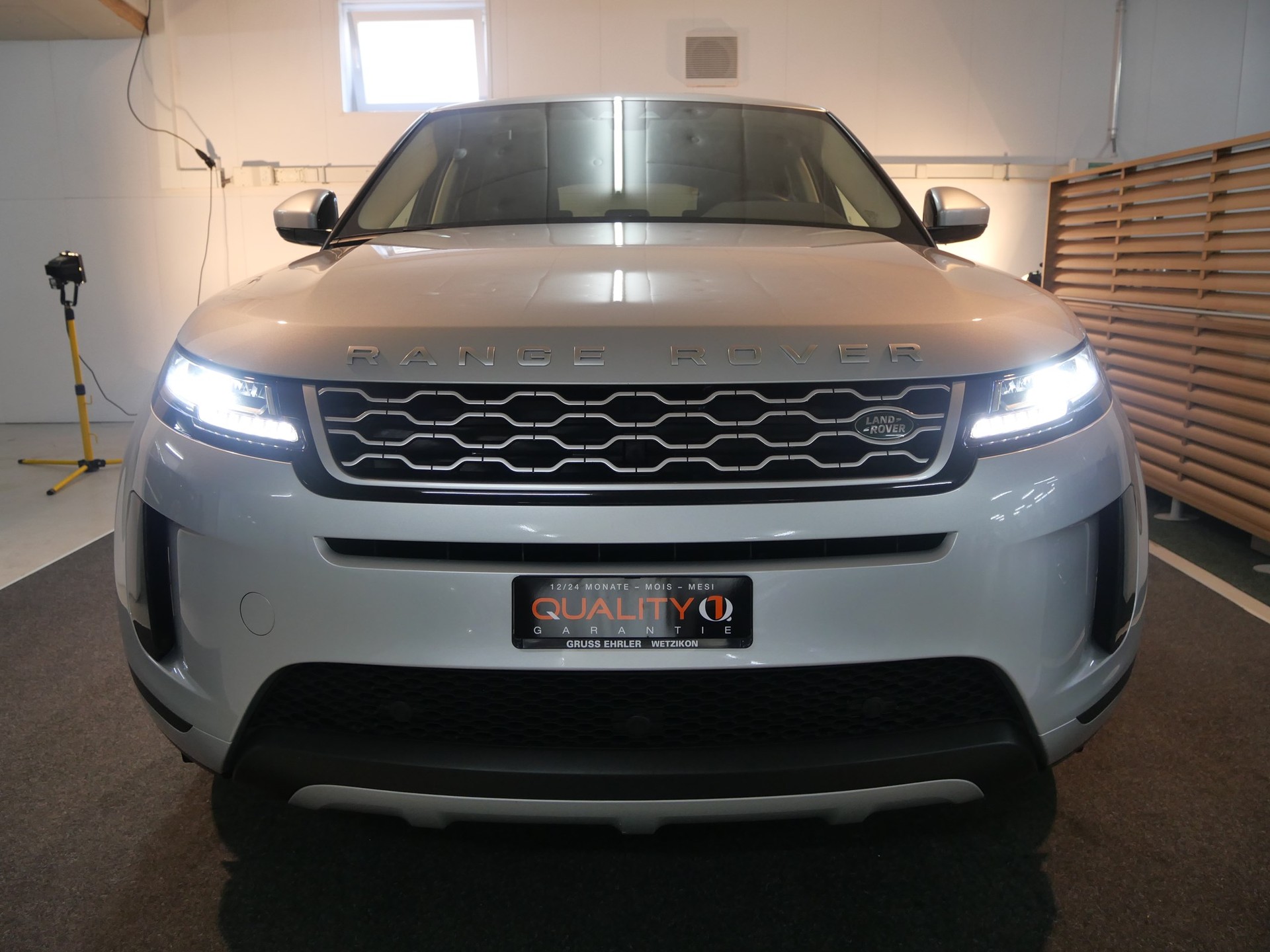 LAND ROVER Range Rover Evoque D 150 AT9-image-2