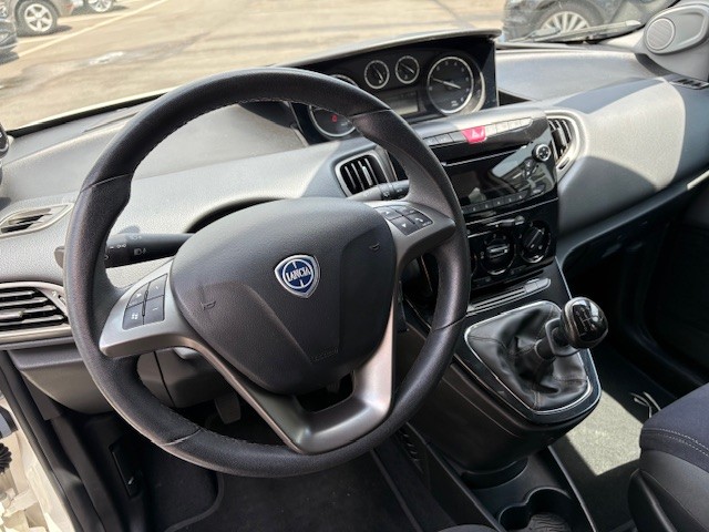 LANCIA Ypsilon 0.9 TwinAir Gold S/S-image-10