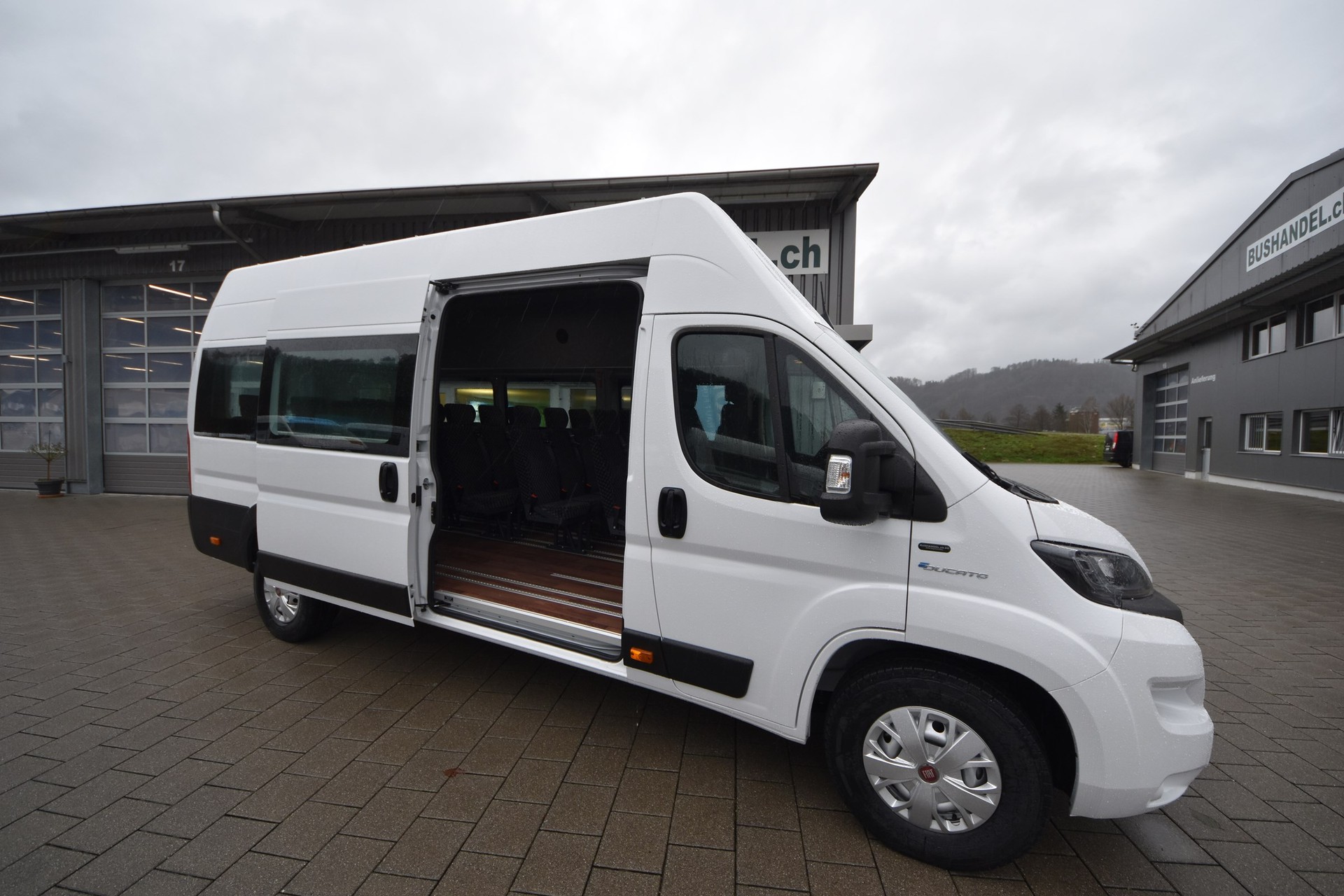 FIAT (D03) eDucato Kleinbus, grosse Batterie-image-1