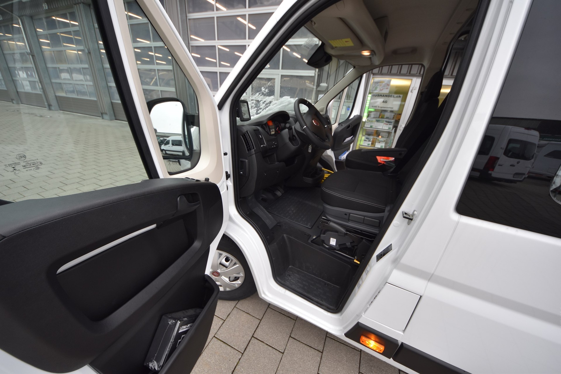 FIAT (D03) eDucato Kleinbus, grosse Batterie-image-6