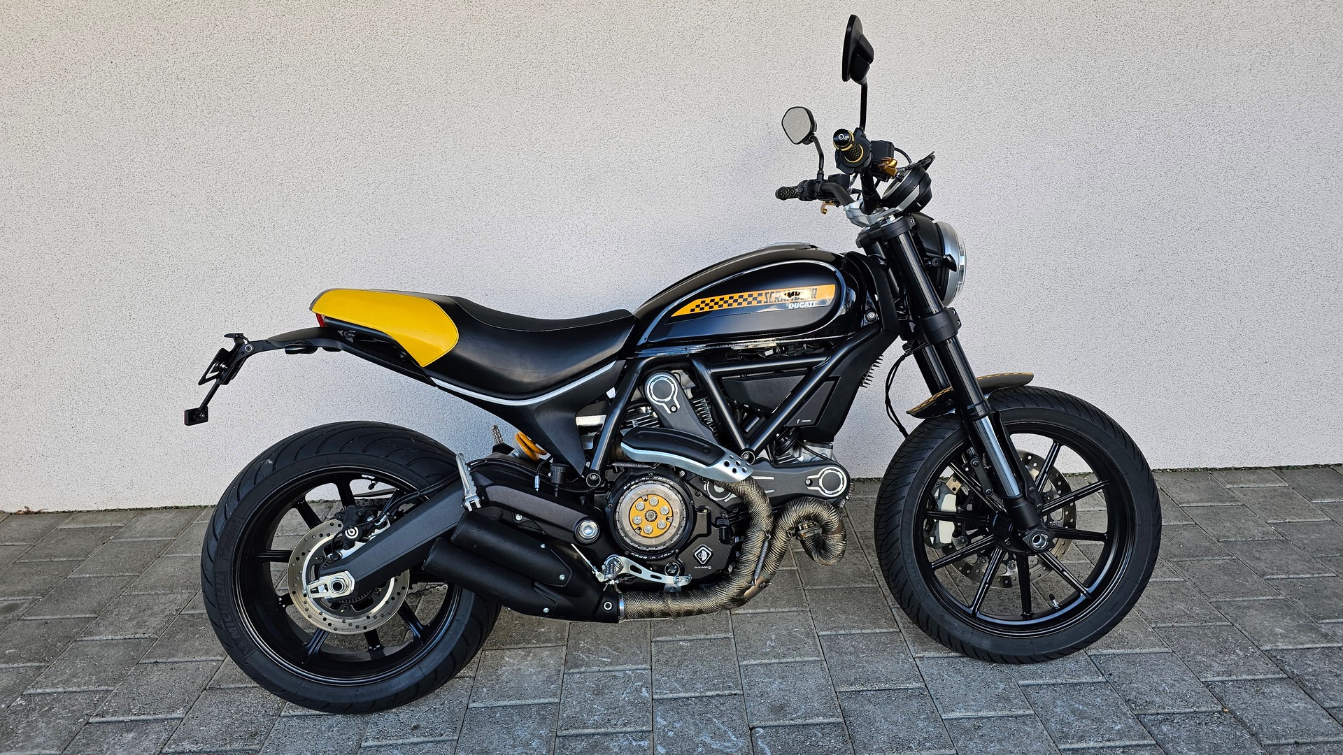 DUCATI Scrambler 800 Full Throttle