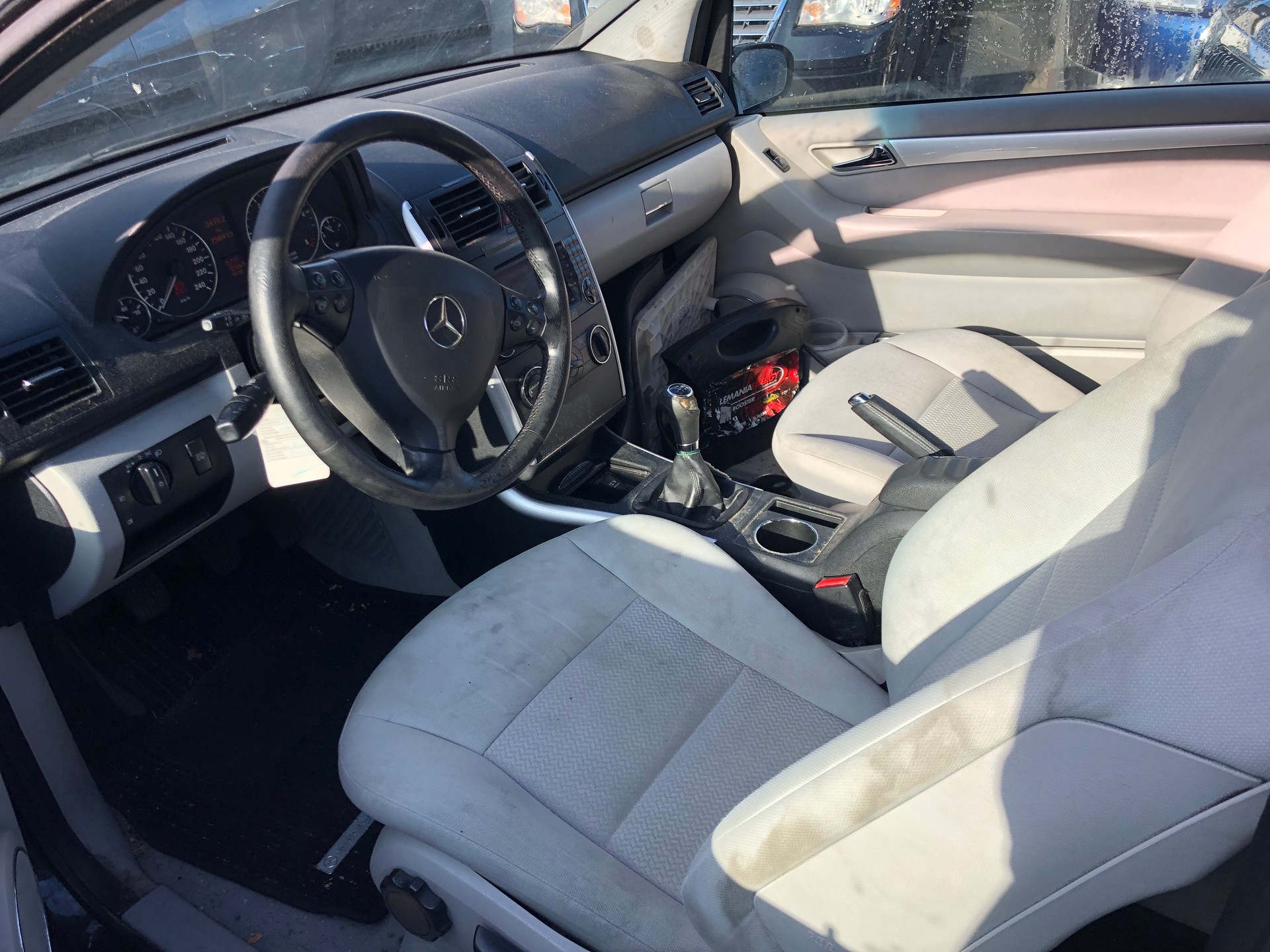 MERCEDES-BENZ A 200 CDI Elégance-image-8