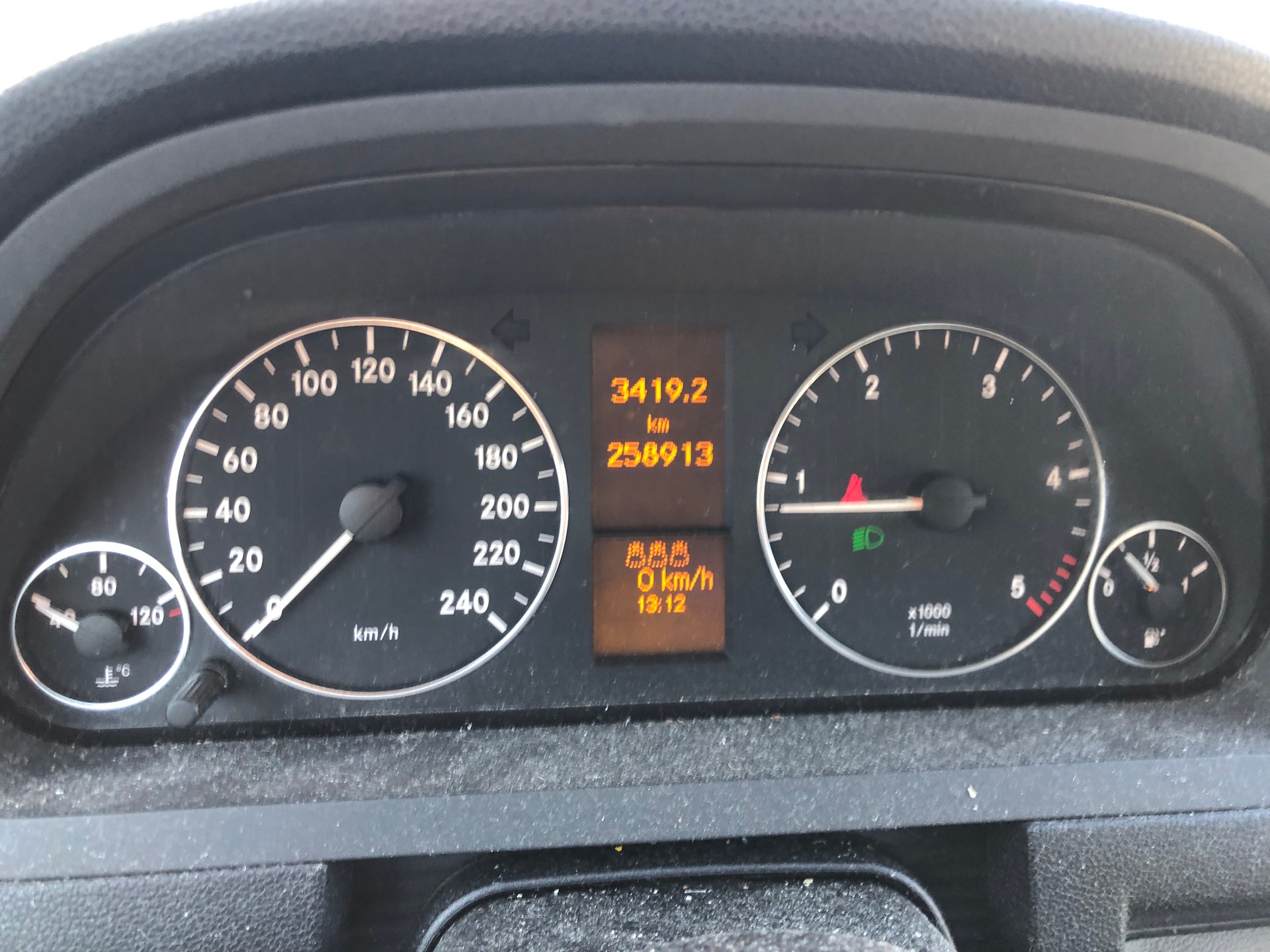 MERCEDES-BENZ A 200 CDI Elégance-image-6