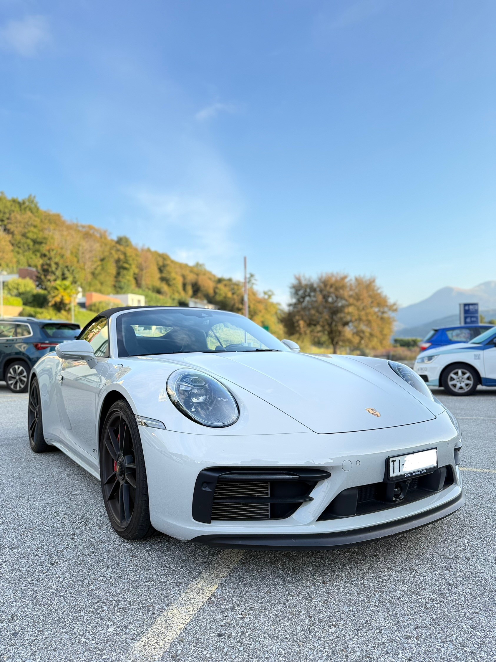 PORSCHE 911 Carrera 4 GTS Cabriolet PDK-image-1