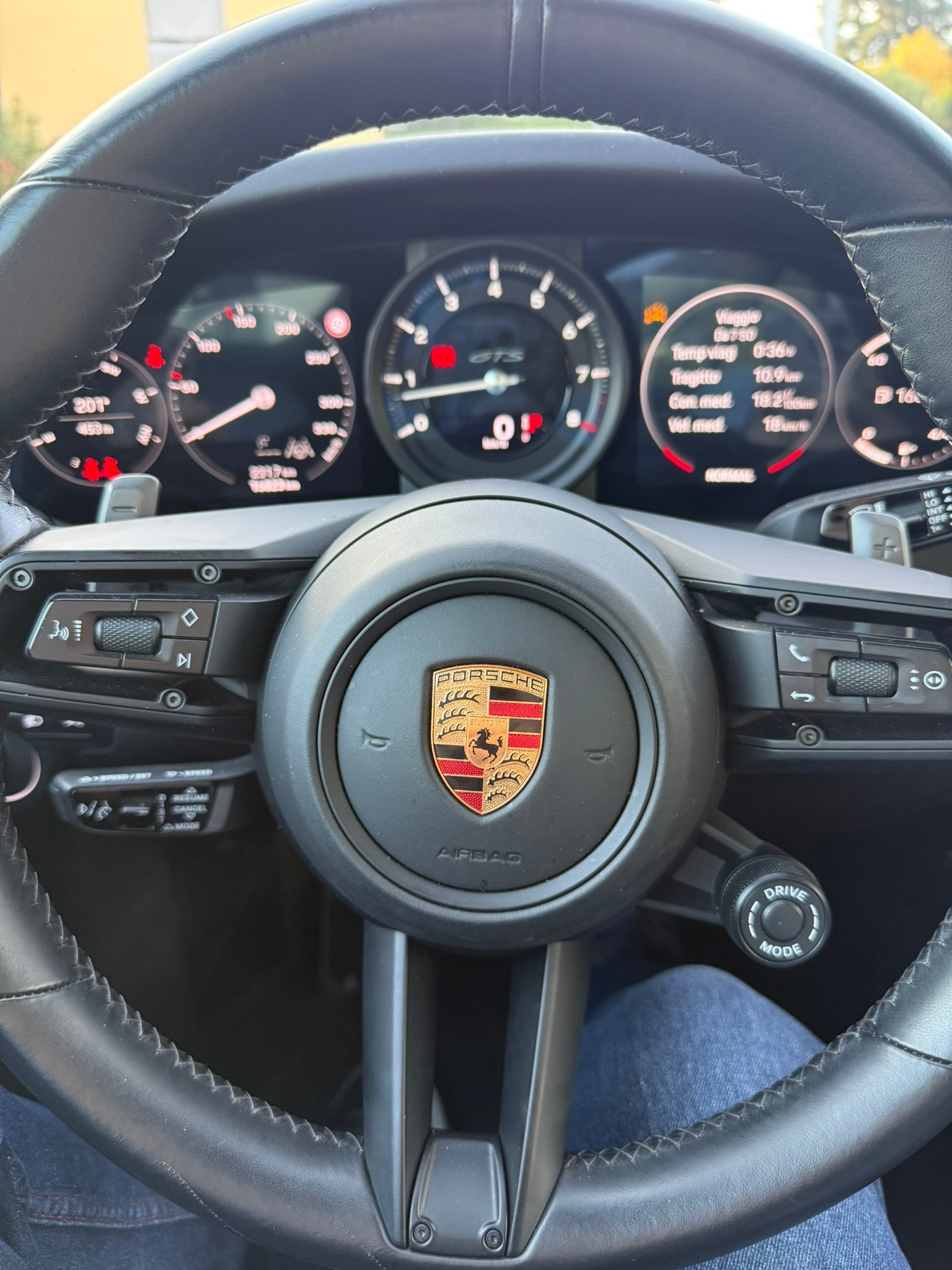 PORSCHE 911 Carrera 4 GTS Cabriolet PDK-image-6