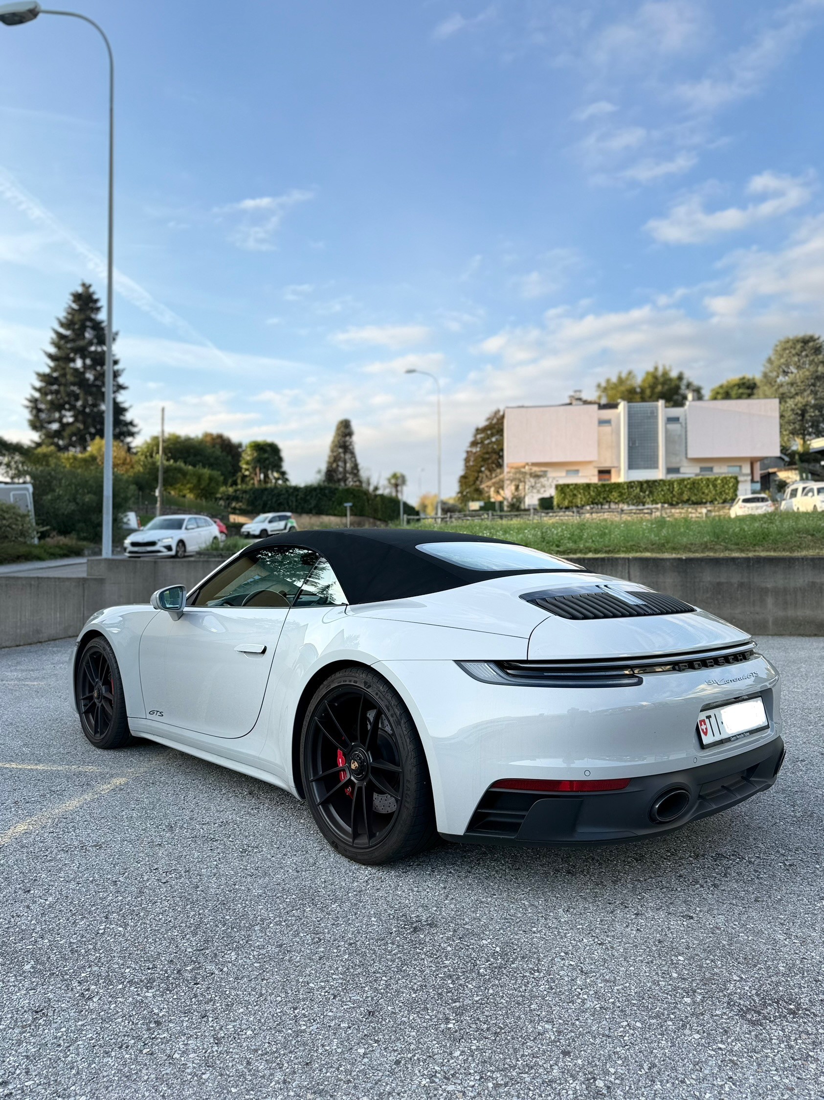 PORSCHE 911 Carrera 4 GTS Cabriolet PDK-image-3