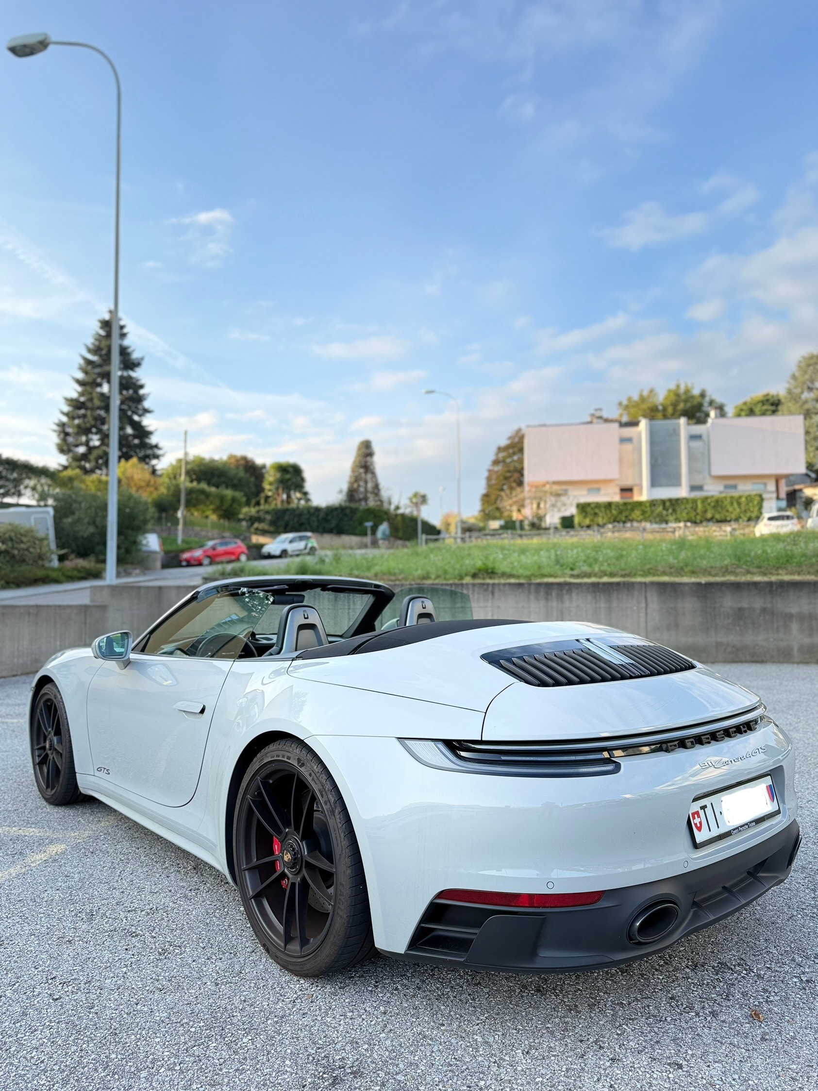 PORSCHE 911 Carrera 4 GTS Cabriolet PDK-image-5