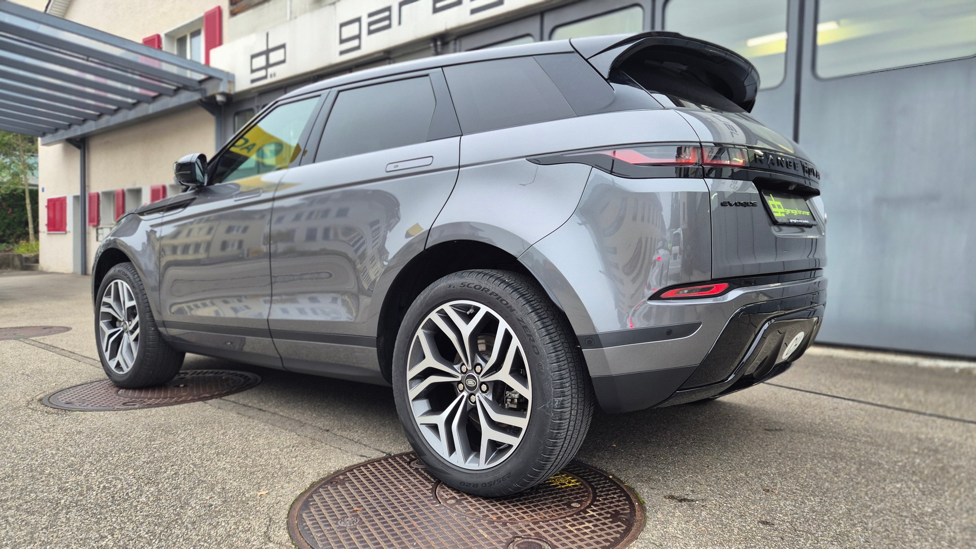 LAND ROVER Range Rover Evoque R-Dynamic P 250 HSE AT9-image-2