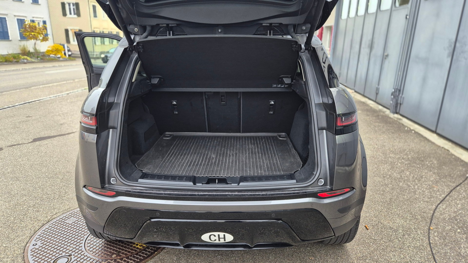 LAND ROVER Range Rover Evoque R-Dynamic P 250 HSE AT9-image-9