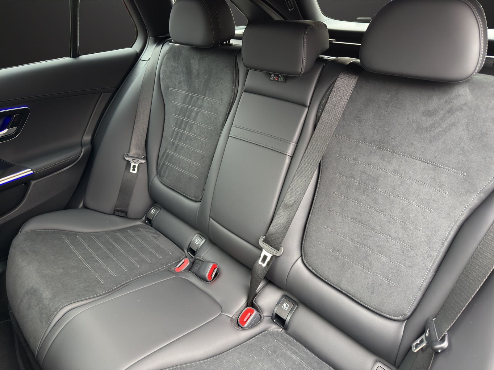 MERCEDES-BENZ C 220 d T 4 Matic Swiss Star-image-14
