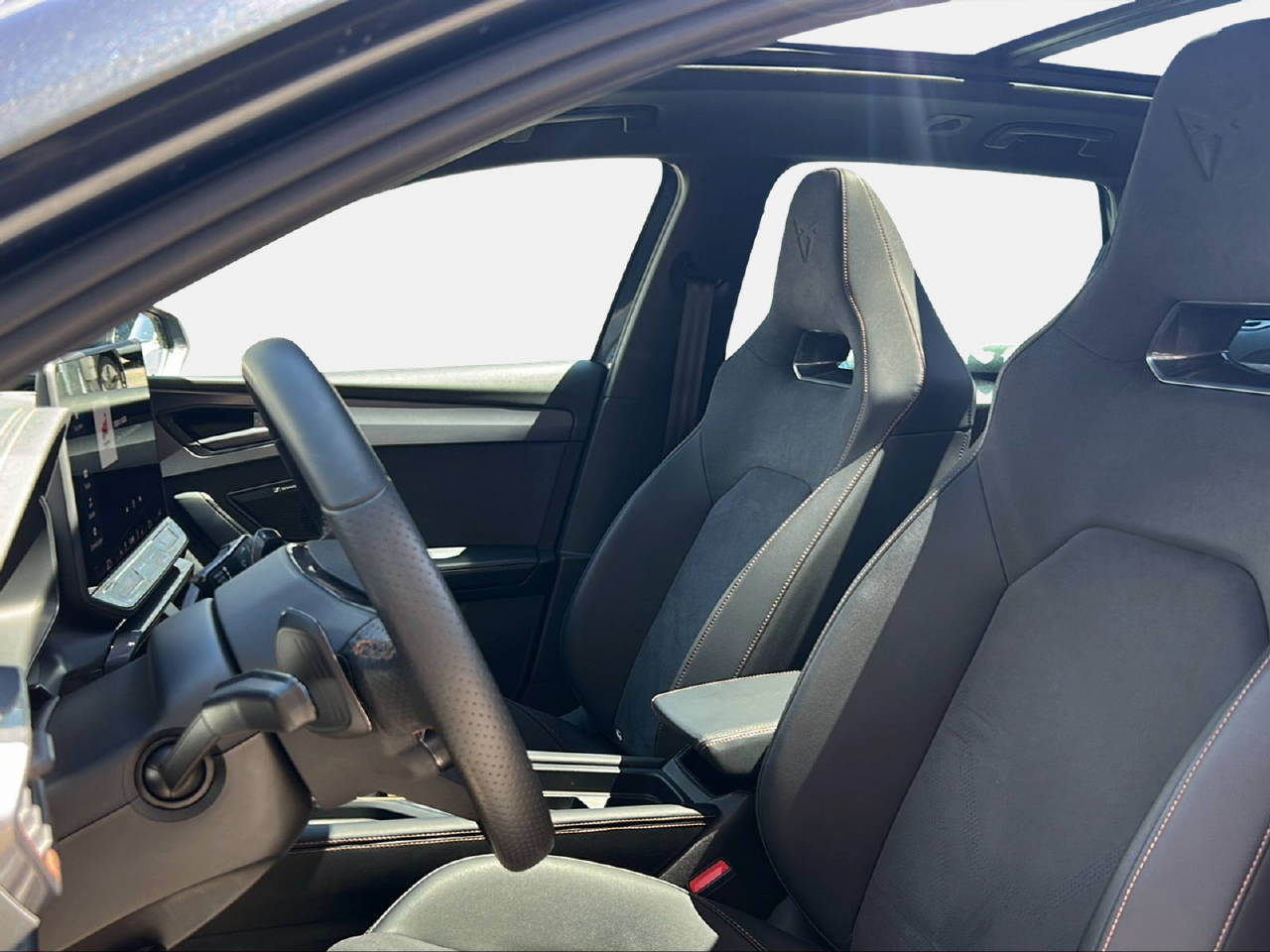 CUPRA Leon ST 1.5 eTSI DSG-image-9