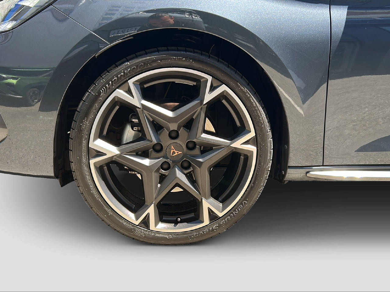 CUPRA Leon ST 1.5 eTSI DSG-image-8