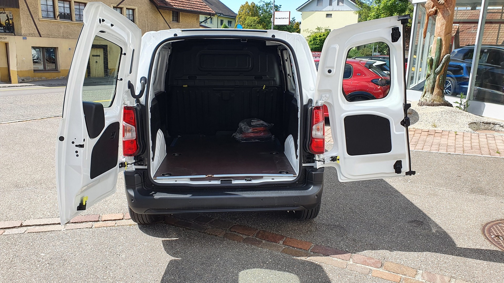 PEUGEOT Partner 1.5 Blue HDi Long Premium 1000kg-image-10