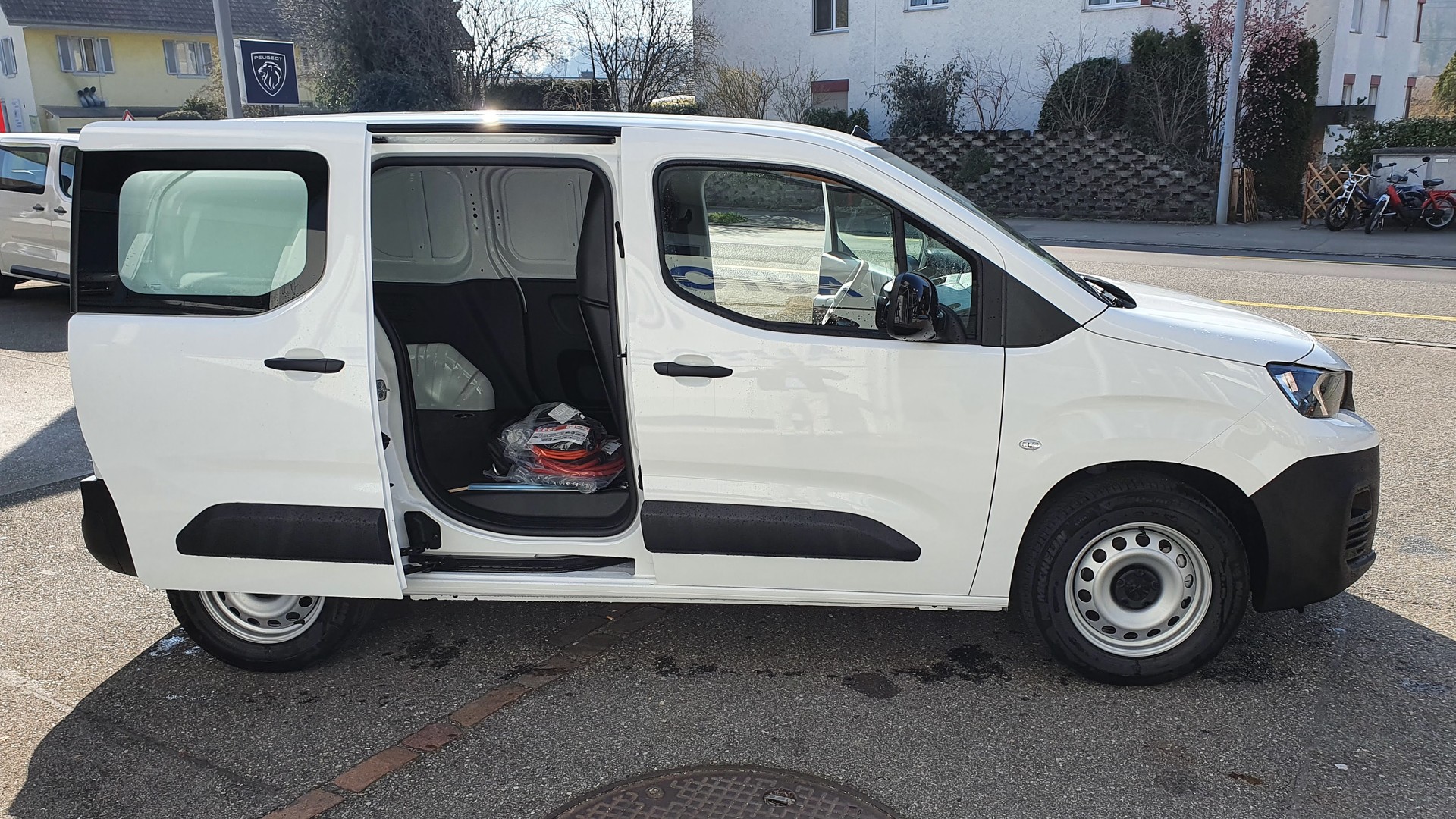 PEUGEOT Partner 1.5 Blue HDi Long Premium 1000kg-image-6