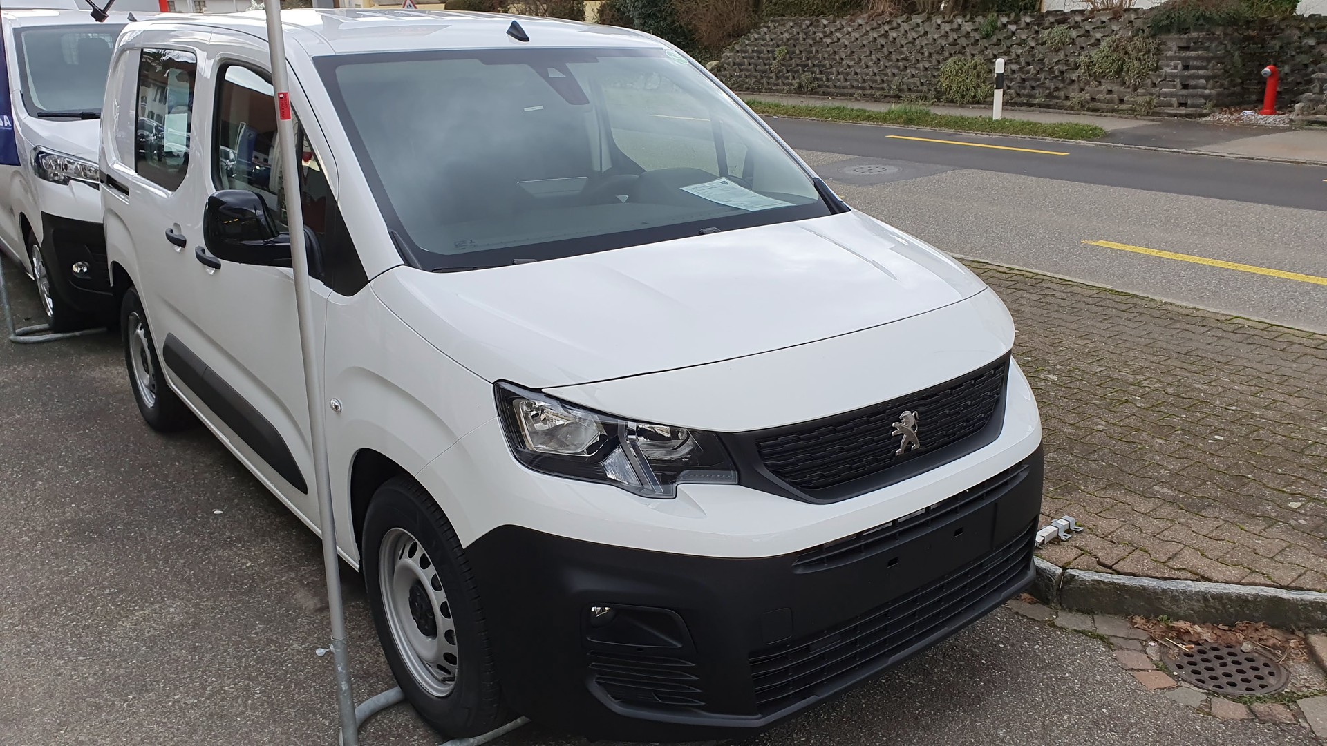 PEUGEOT Partner 1.5 Blue HDi Long Premium 1000kg-image-2