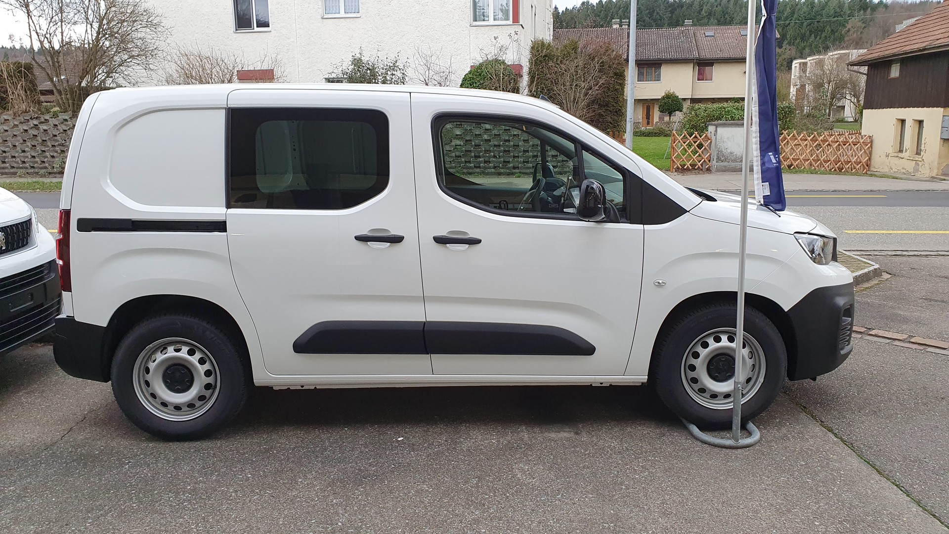 PEUGEOT Partner 1.5 Blue HDi Long Premium 1000kg-image-1