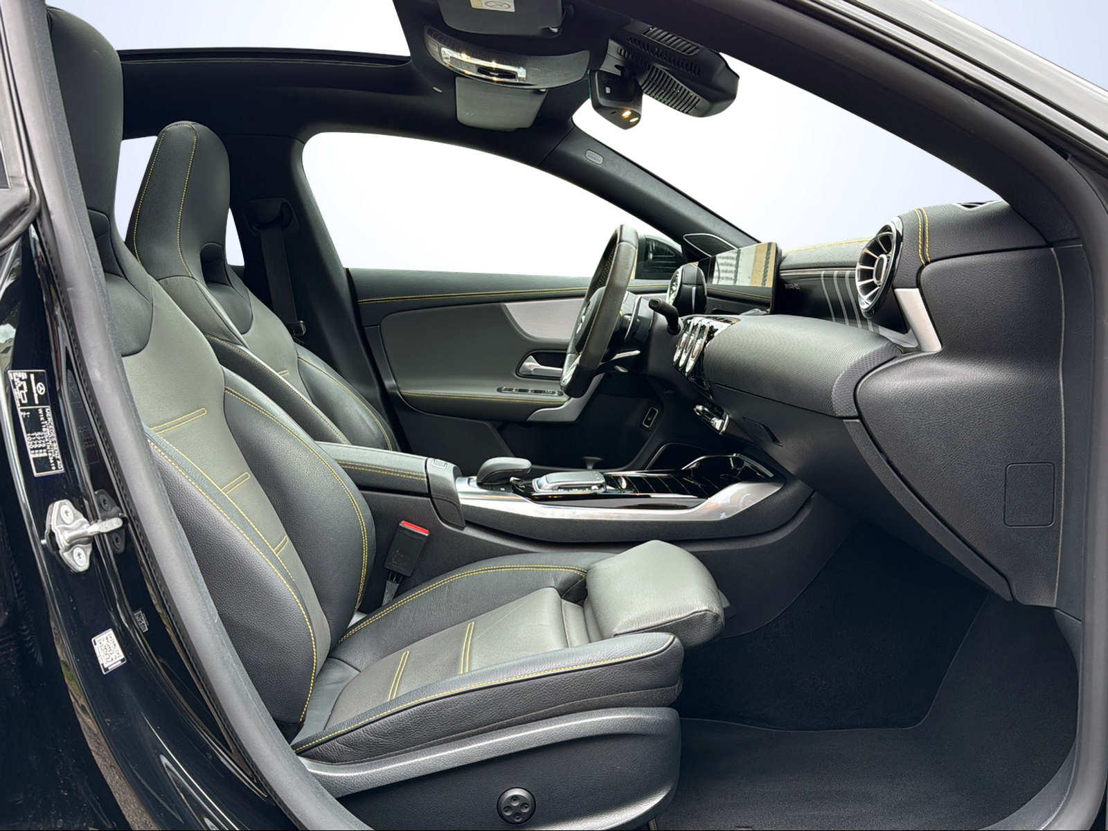 MERCEDES-BENZ CLA 45 S AMG 4Matic+ 8G-DCT-image-14