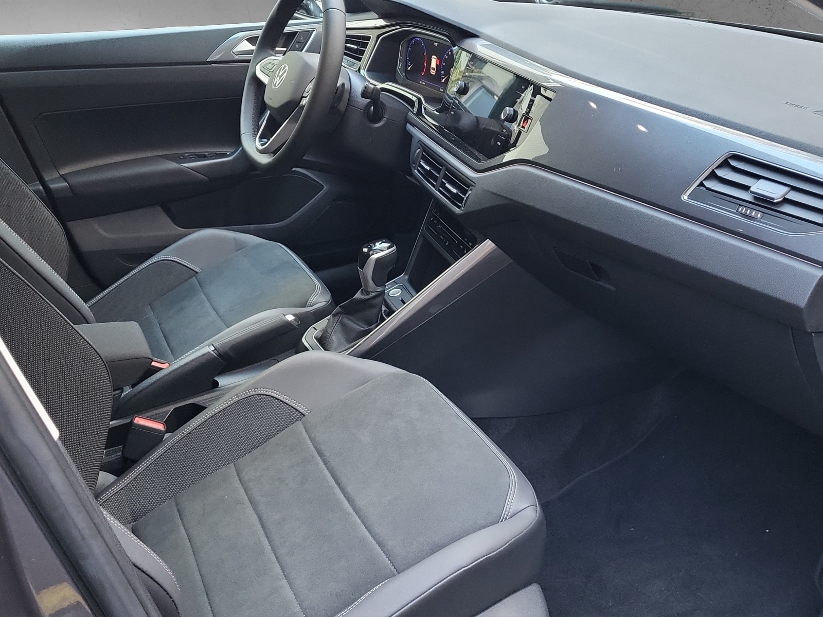 VW Polo Style 1.0TSI 115PS DSG-image-9