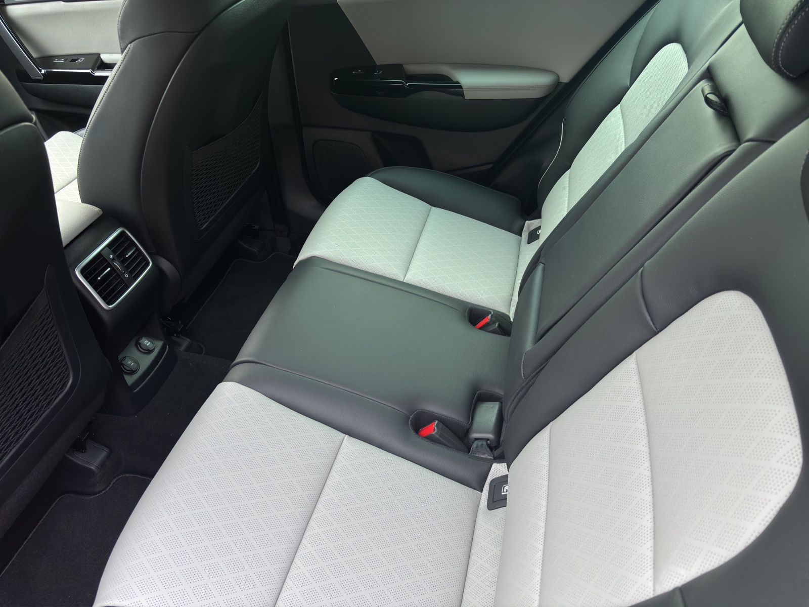 KIA Sportage 1.6 CRDi MHEV GT-Line-image-13
