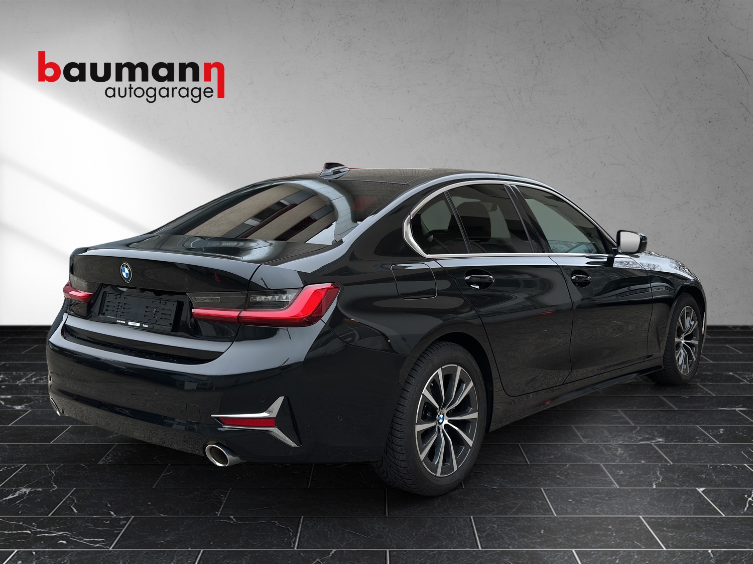 BMW 320i Steptronic Luxury Line-image-2