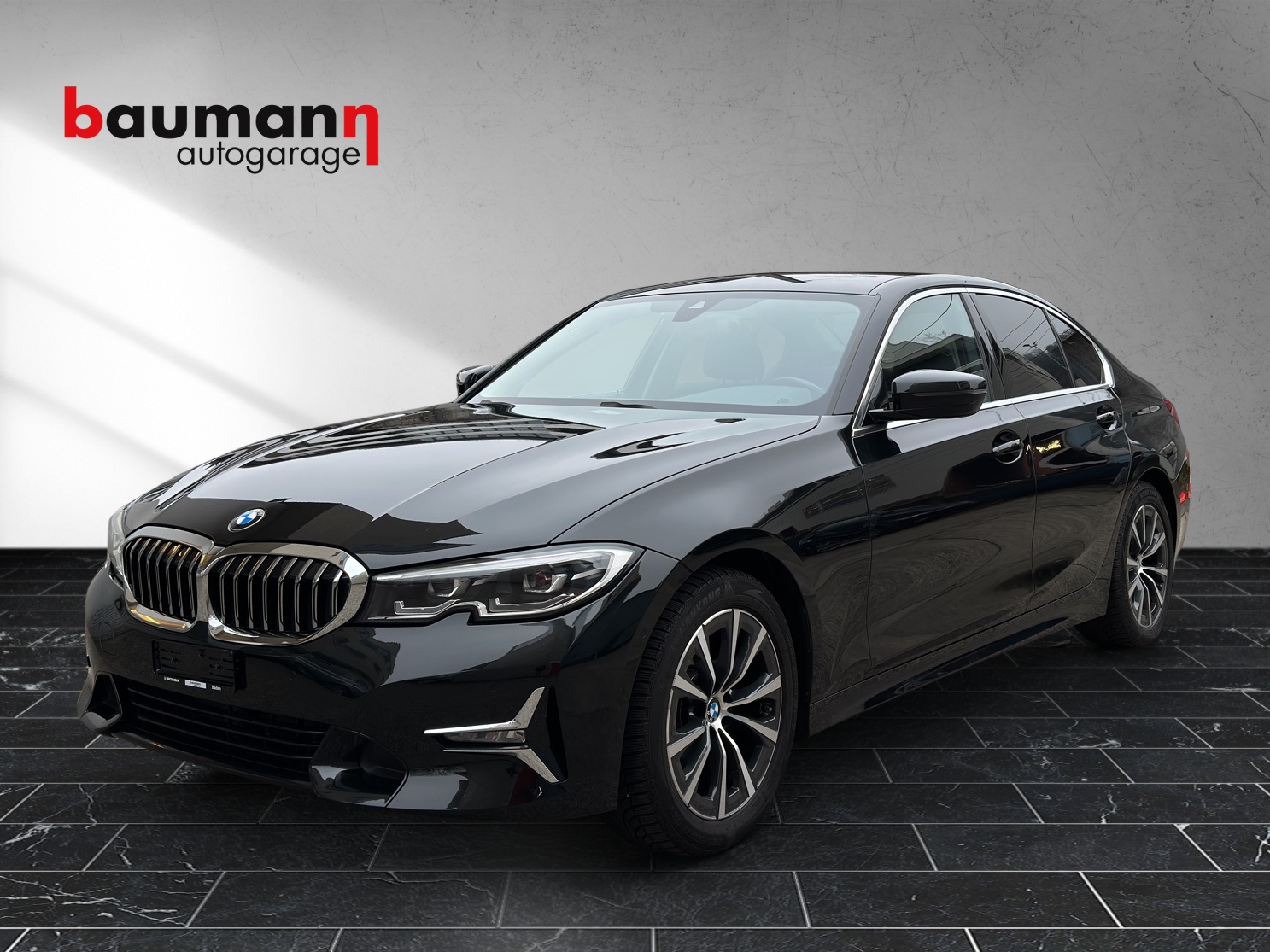 BMW 320i Steptronic Luxury Line-image-0