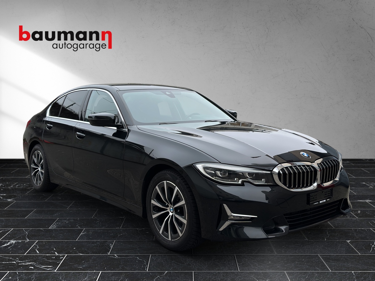 BMW 320i Steptronic Luxury Line-image-1