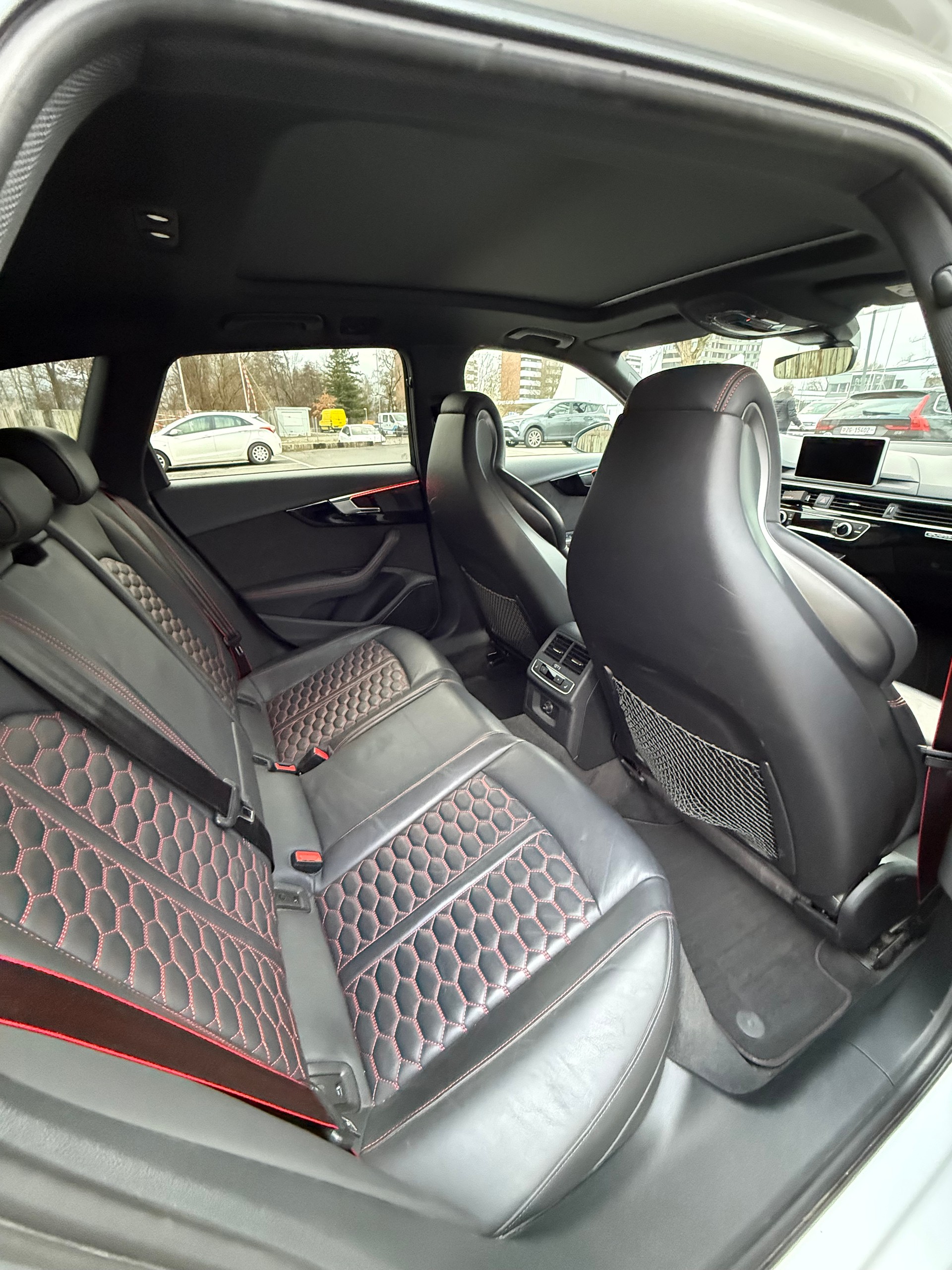 AUDI RS4 Avant 2.9 TFSI quattro tiptronic-image-4