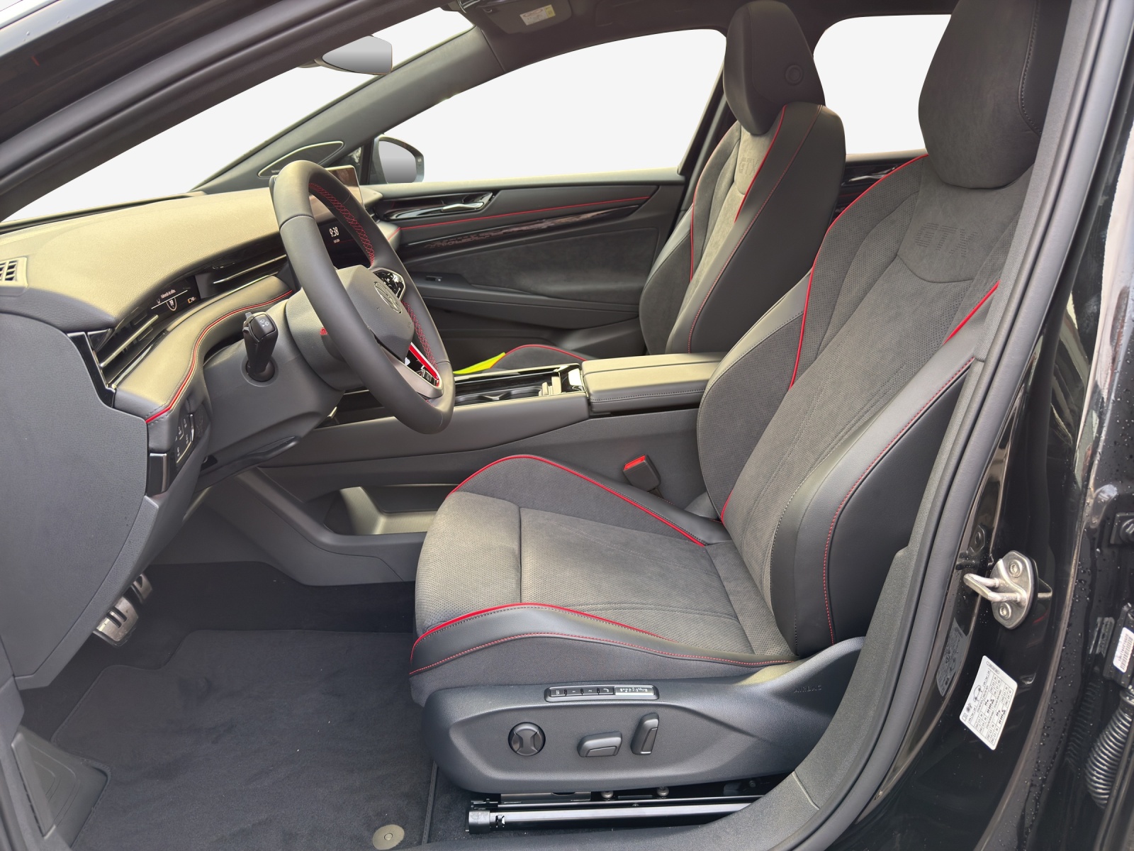 VW ID.7 Tourer GTX 86 kWh GTX 4 Motion-image-7