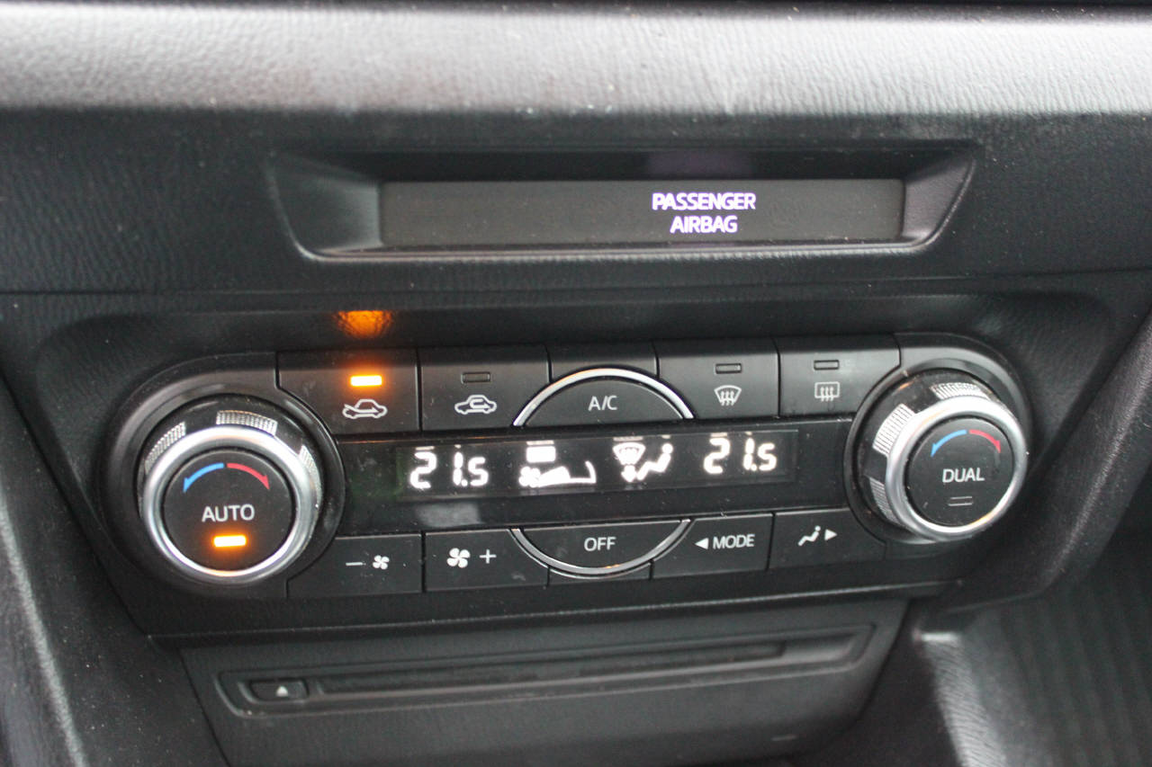 MAZDA 3 1.5 D Ambition-image-10