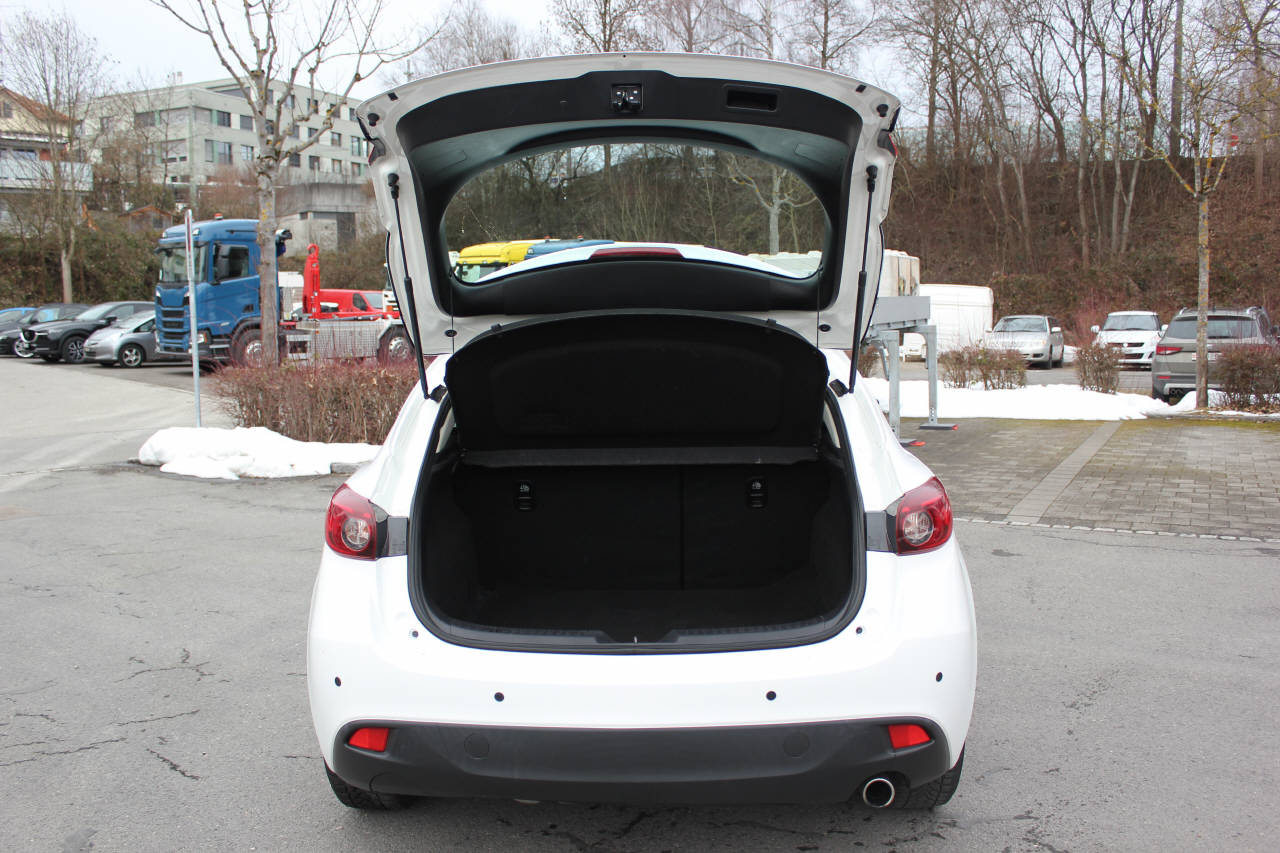 MAZDA 3 1.5 D Ambition-image-4