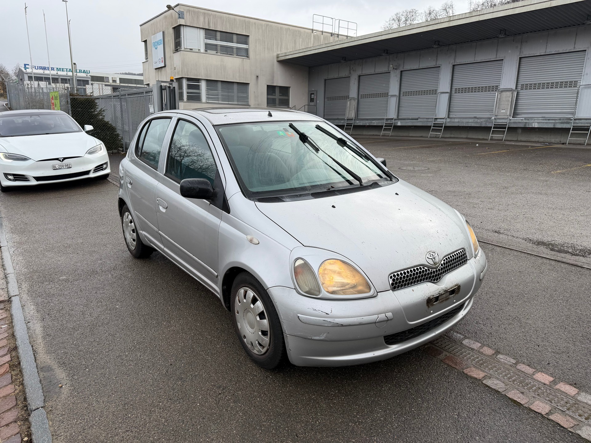TOYOTA Yaris 1.3 Linea Luna-image-3