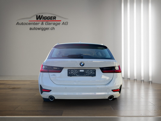 BMW 320d xDrive 48V Touring-showroom-element-3