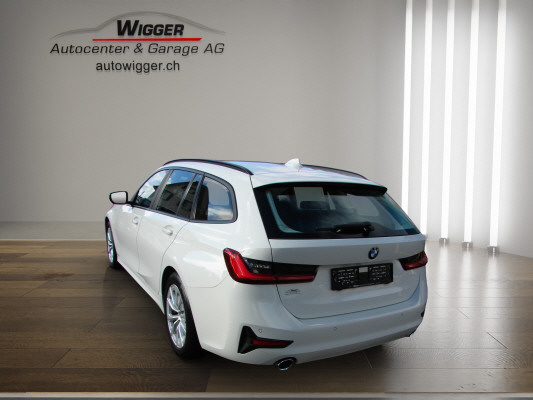 BMW 320d xDrive 48V Touring-showroom-element-2
