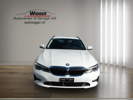 BMW 320d xDrive 48V Touring-image-7