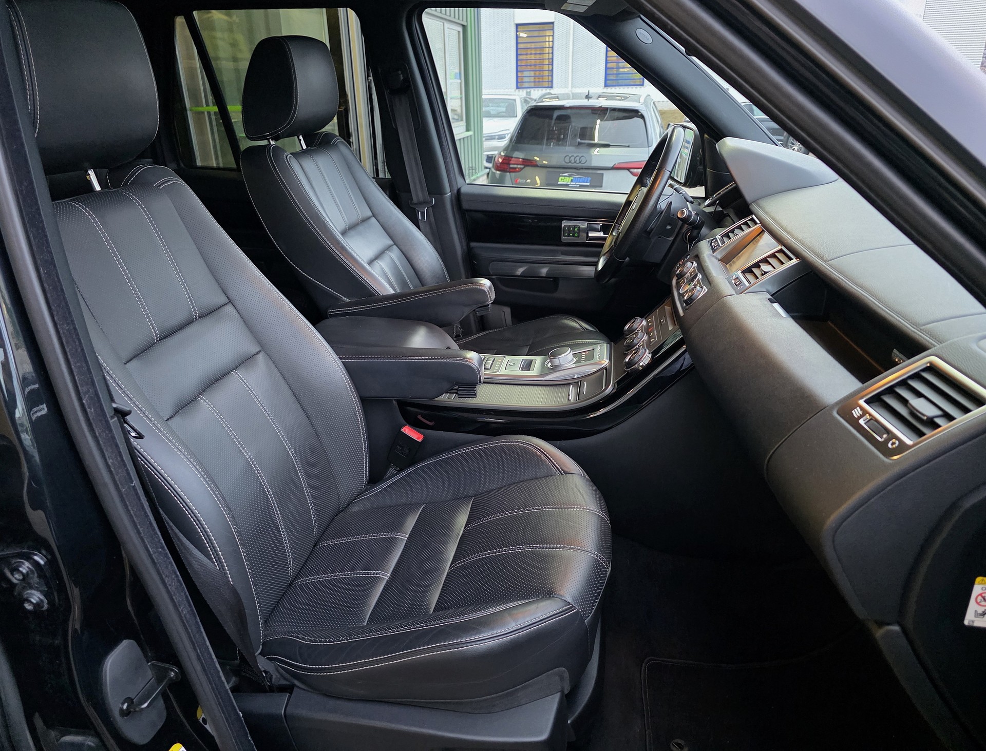 LAND ROVER Range Rover Sport 3.0 TDV6 HSE Automatic-image-4