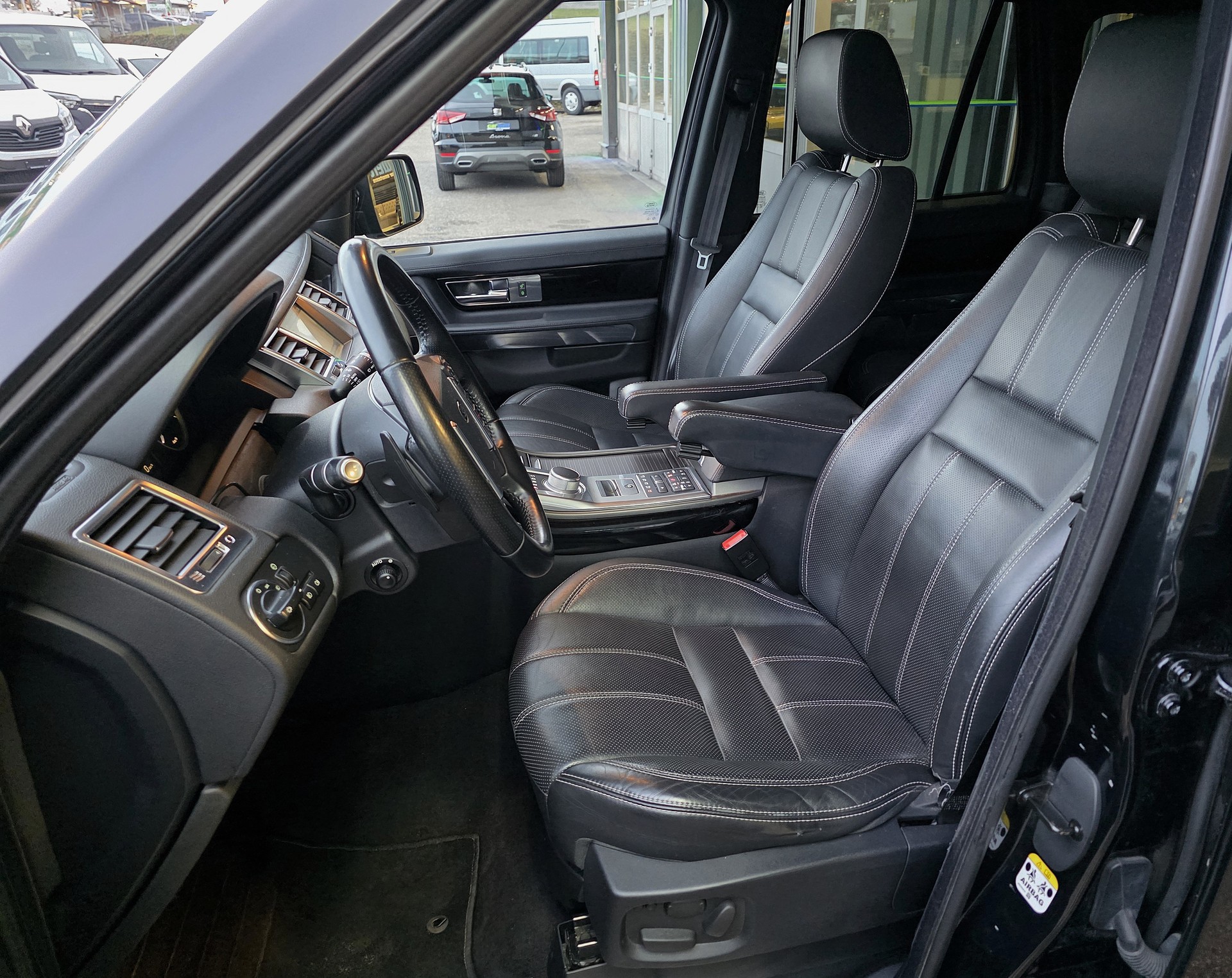 LAND ROVER Range Rover Sport 3.0 TDV6 HSE Automatic-image-9