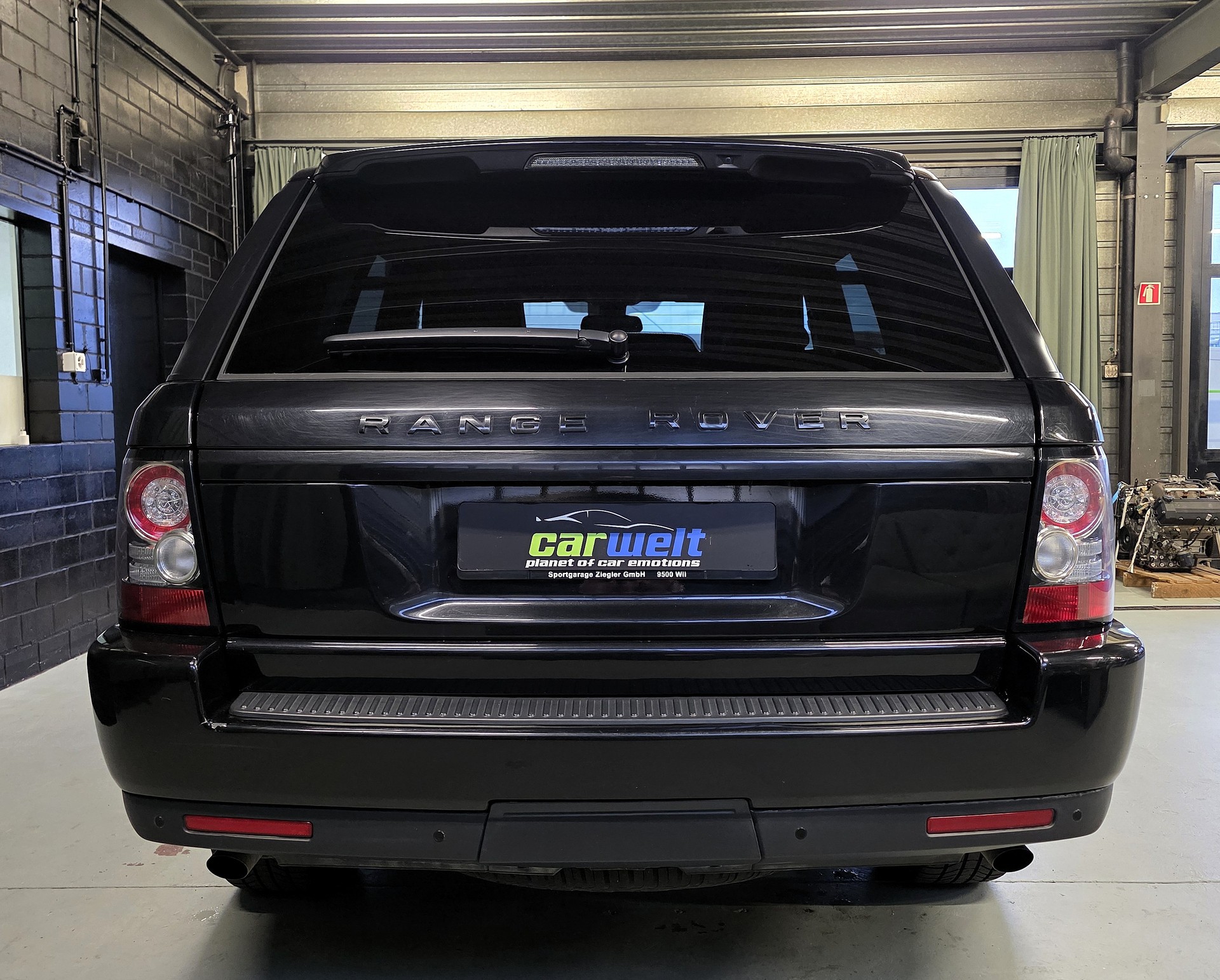 LAND ROVER Range Rover Sport 3.0 TDV6 HSE Automatic-image-3