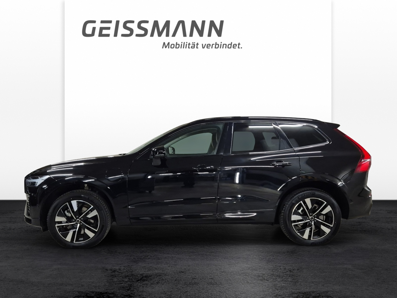 VOLVO XC60 2.0 T8 TE Plus Dark eAWD-image-2