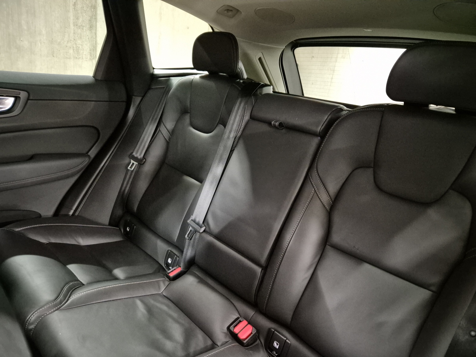 VOLVO XC60 2.0 T8 TE Plus Dark eAWD-image-16