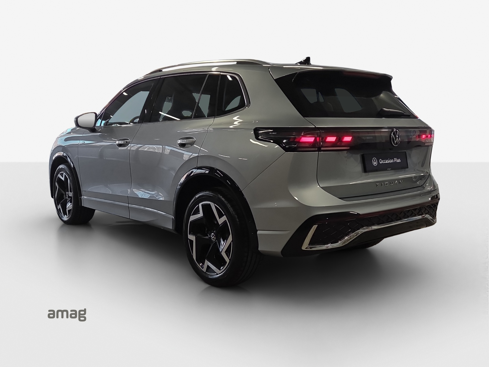 VW Tiguan 2.0 TDI SCR R-Line 4Motion DSG-image-2
