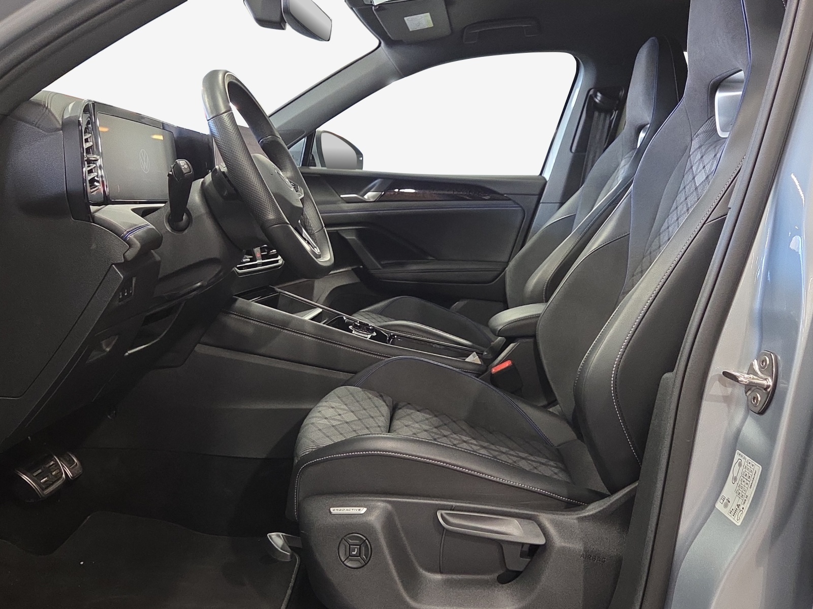 VW Tiguan 2.0 TDI SCR R-Line 4Motion DSG-image-7