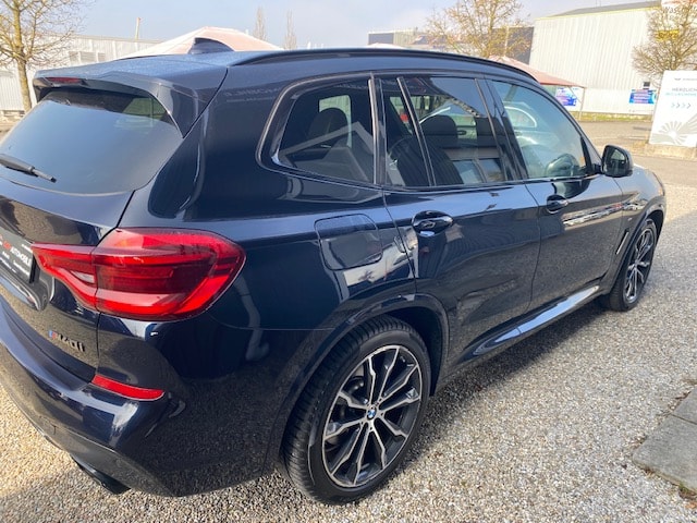 BMW X3 M40i-showroom-element-3