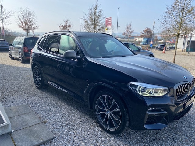 BMW X3 M40i-showroom-element-2