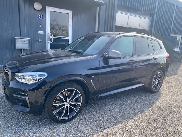 BMW X3 M40i-showroom-element-1