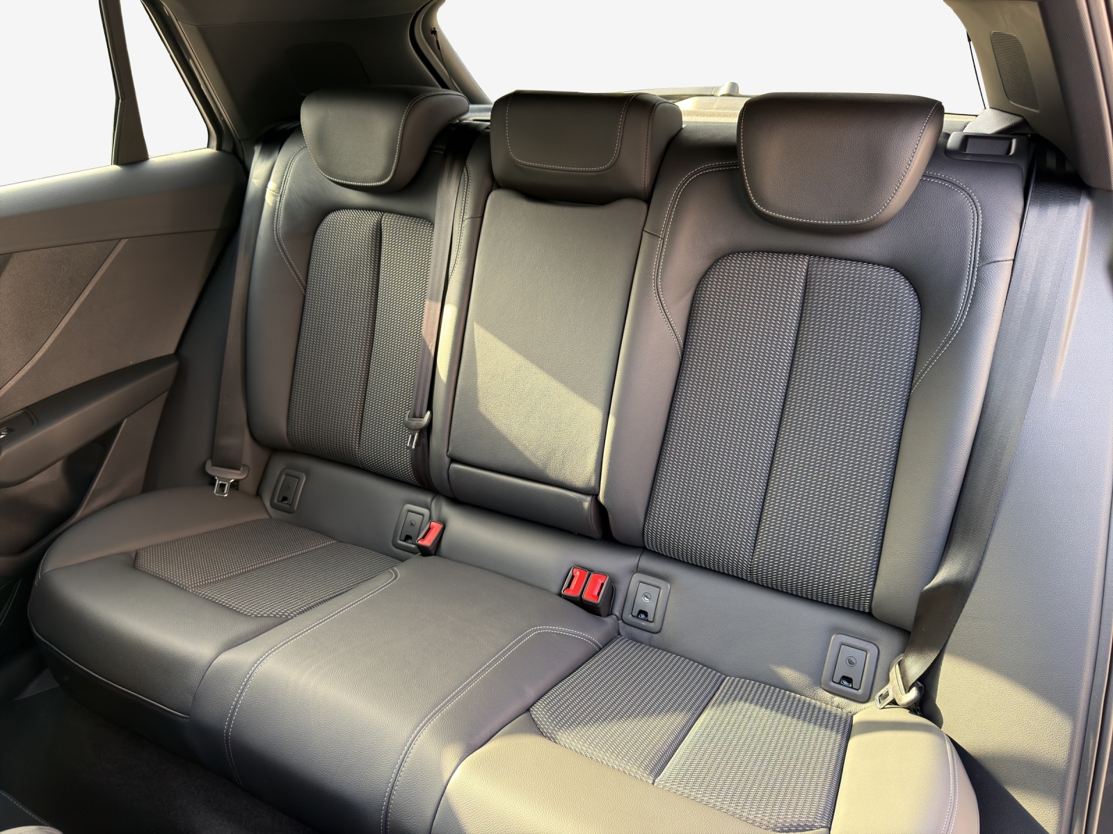 AUDI Q2 35 TFSI S line S-tronic-image-11