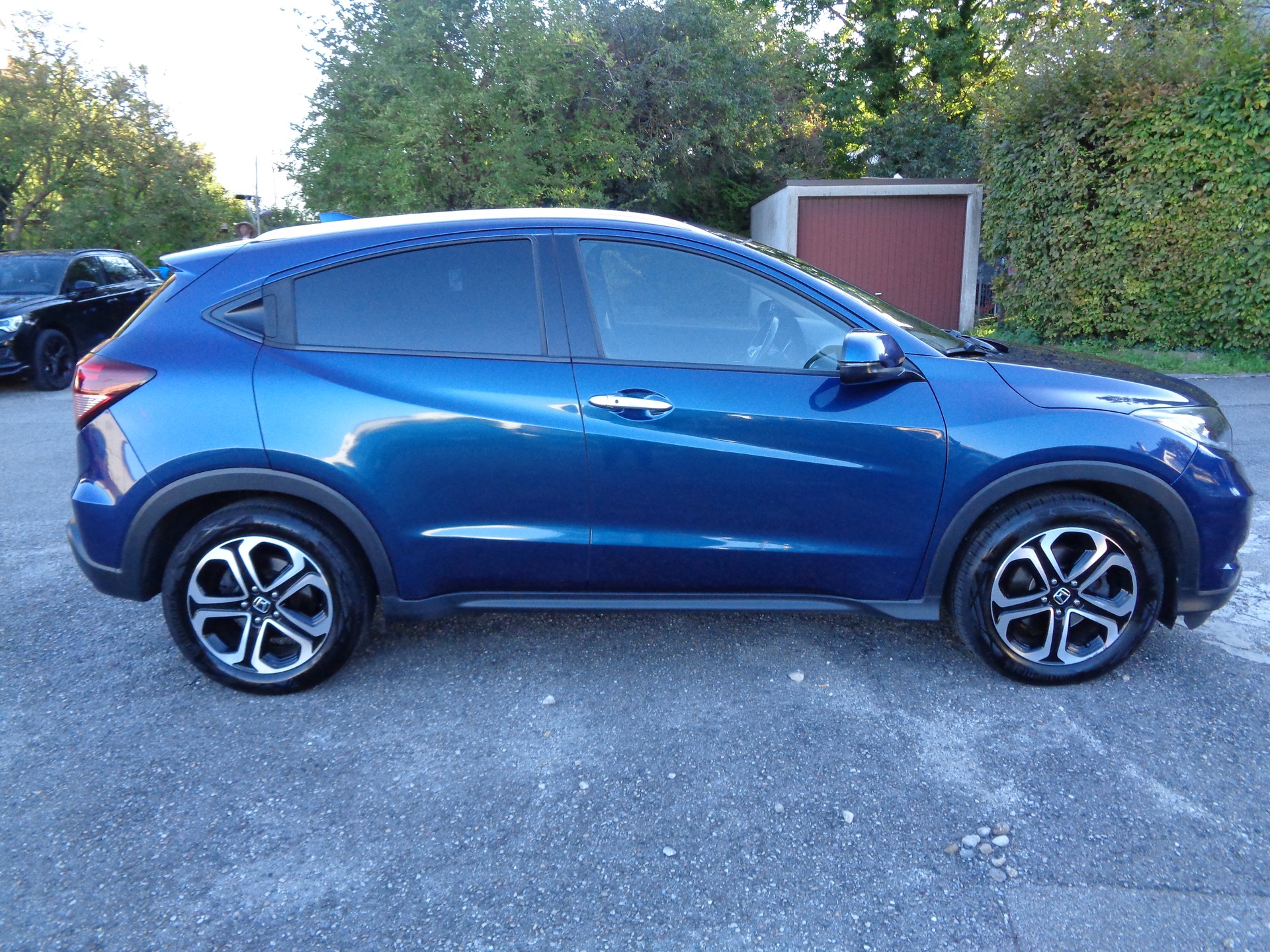 HONDA HR-V 1.6i-DTEC Executive-image-4