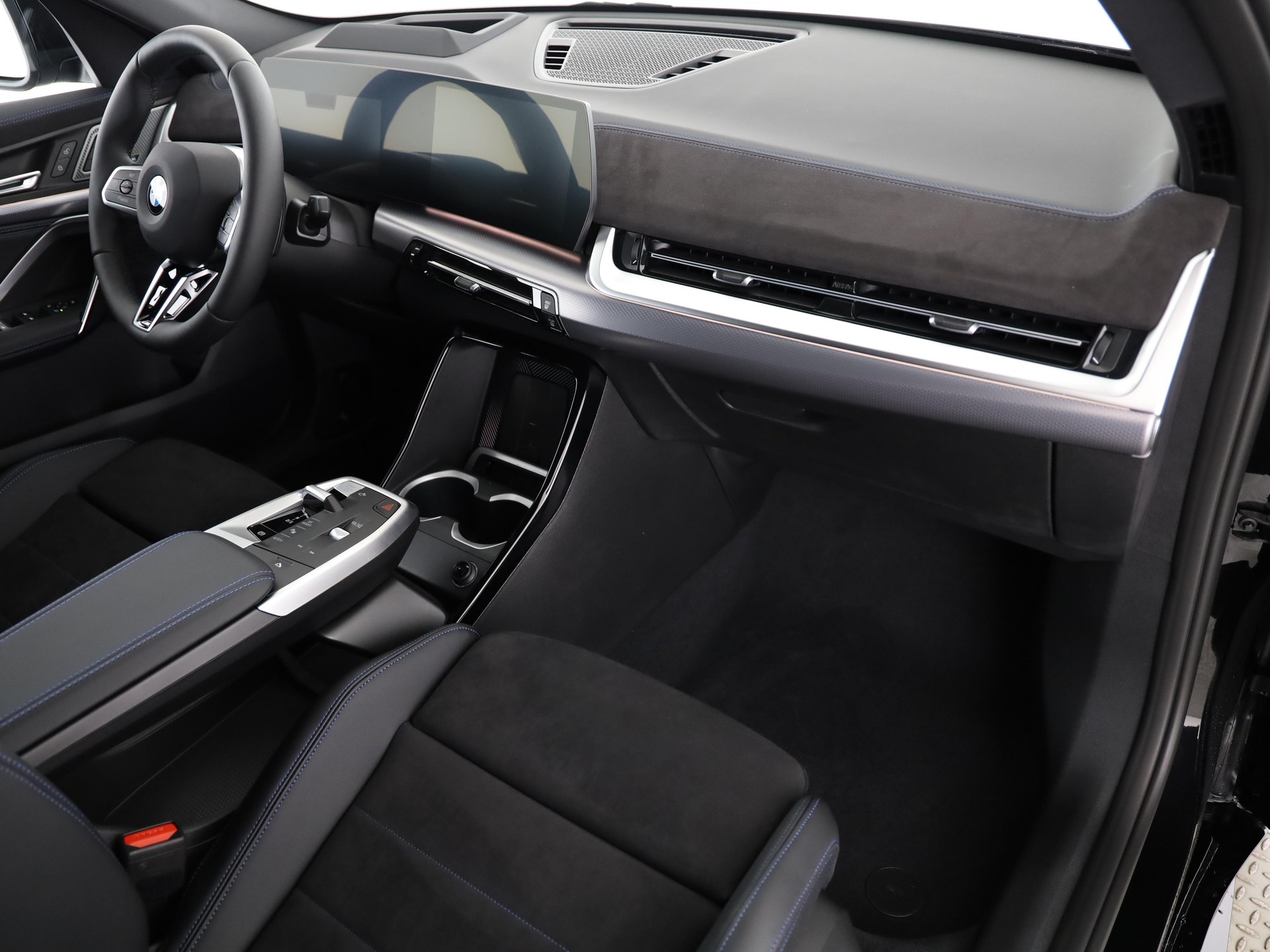 BMW X2 20d xDrive-image-12