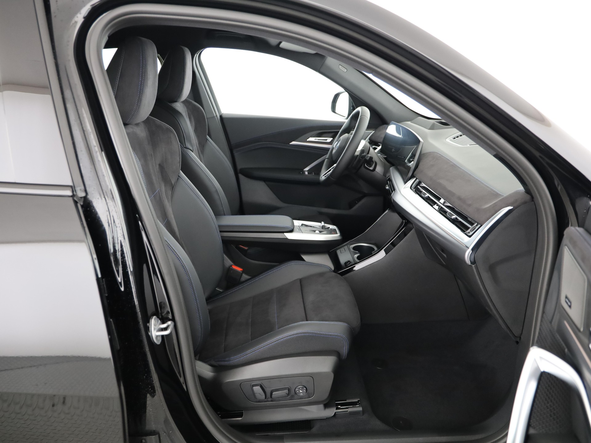 BMW X2 20d xDrive-image-11
