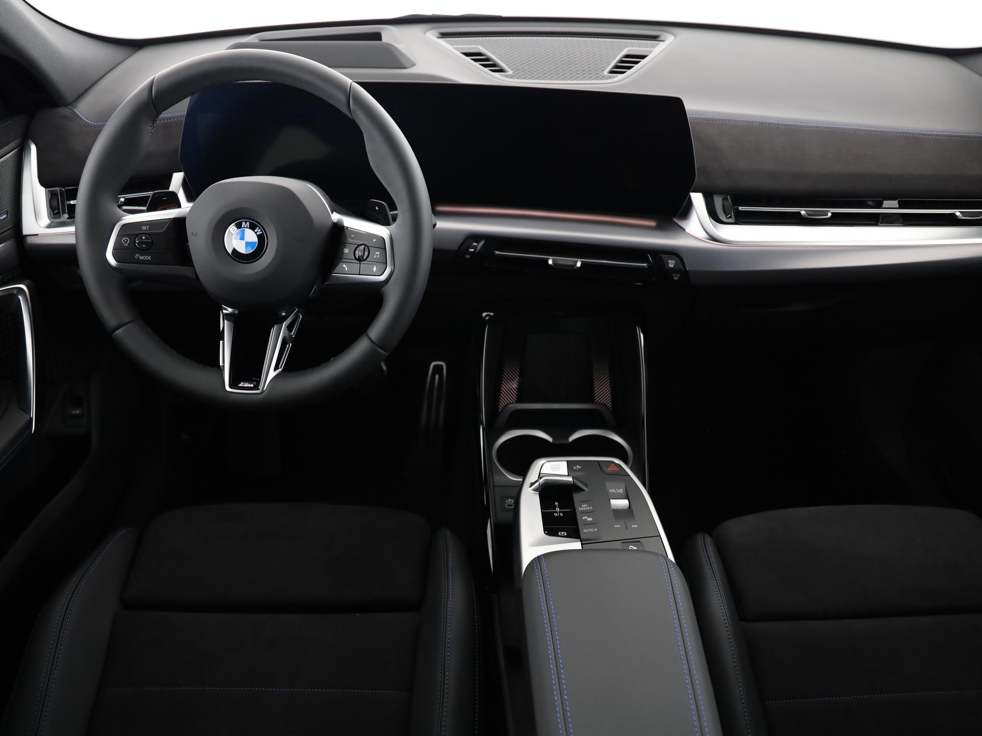 BMW X2 20d xDrive-image-14