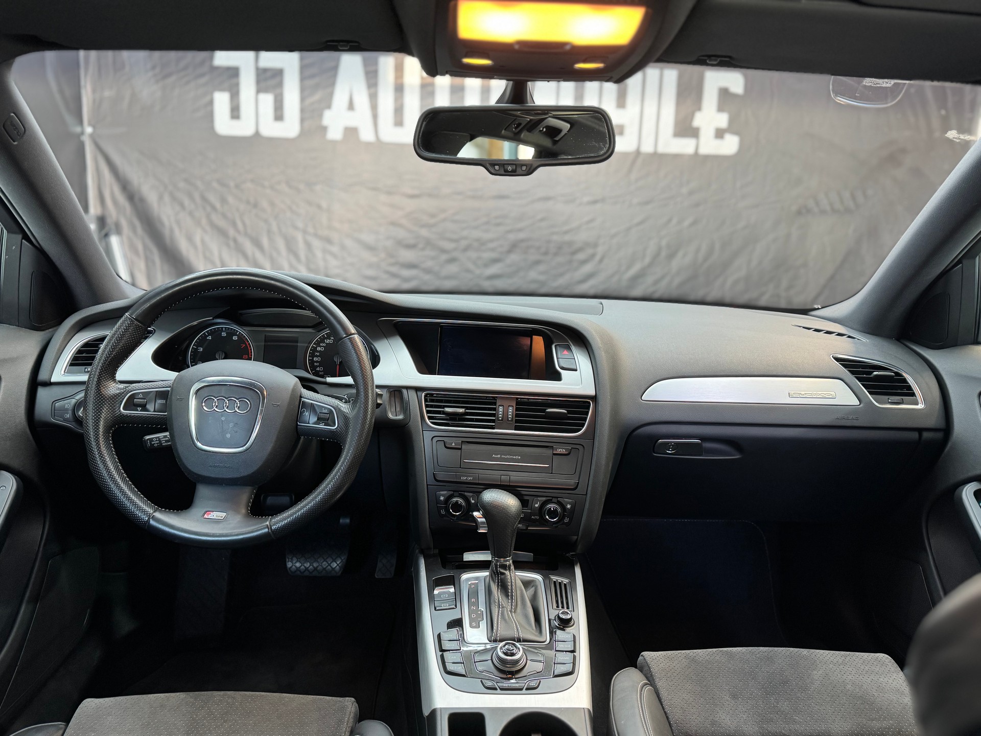 AUDI A4 Avant 2.0 TFSI quattro S-tronic-image-10